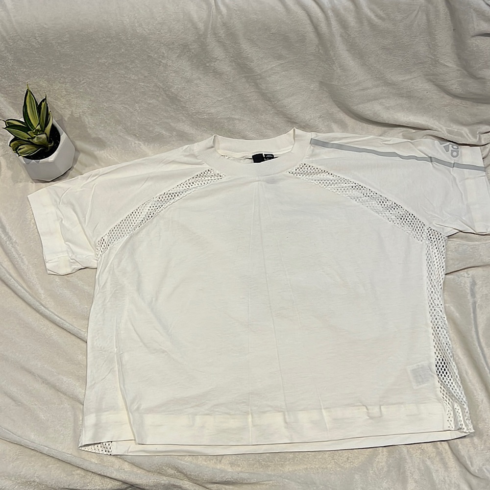 Womens Medium Adidas shirt oversized crop